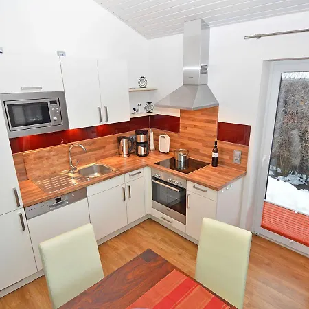 Luv & Lee - Apt. 02 *