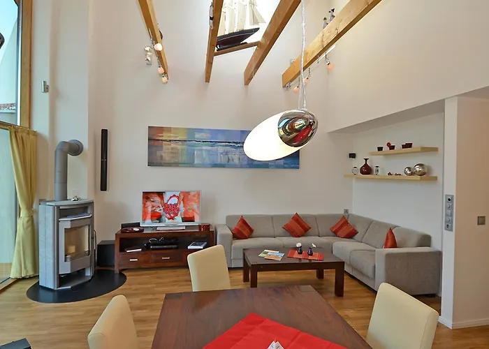 Luv & Lee - Apt. 02 ゼリン